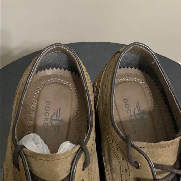 Tan wingtip shoes - Picture 3 of 4